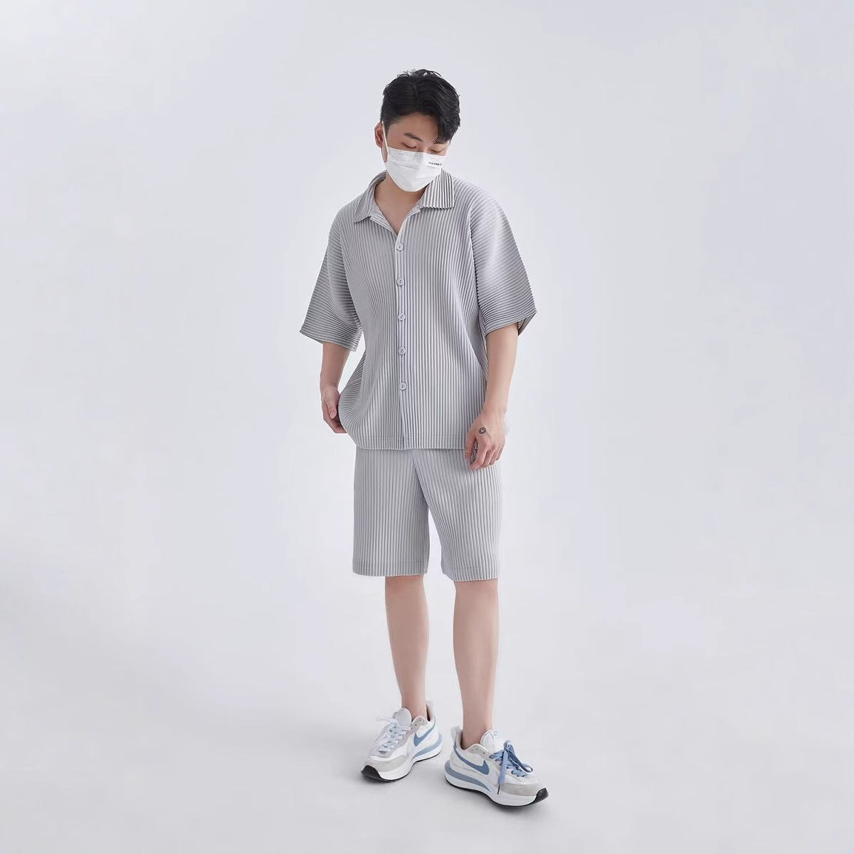 Miyake Warcoir pleated men's shorts drape casual cropped pants loose casual versatile youth summer JF148