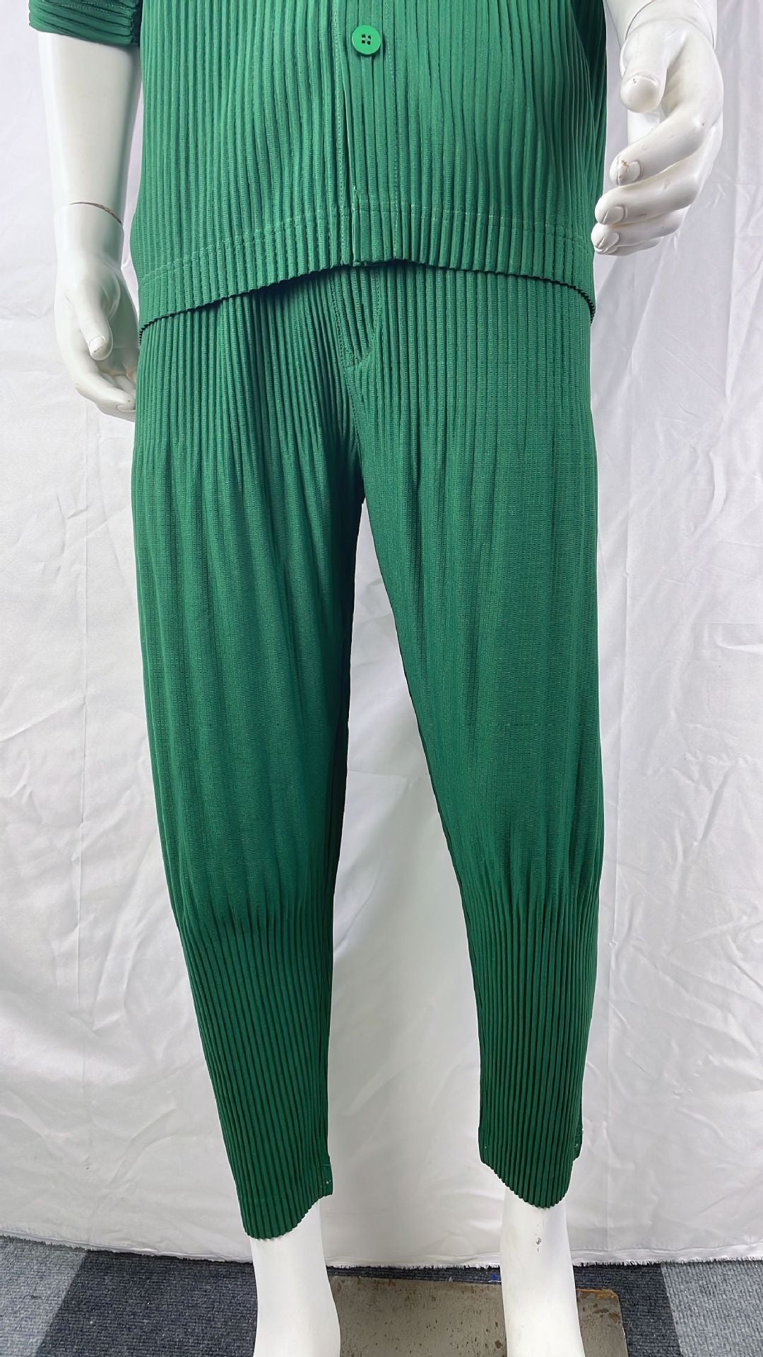 Miyake-style pleated bloomers, pressed pleated men's pants, loose casual autumn harem pants, cropped pants, tide JF151