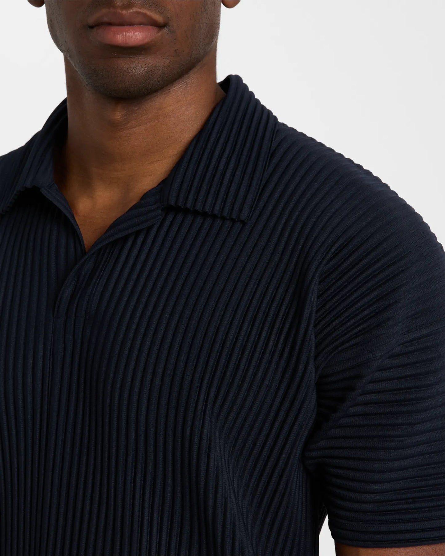 Men’s Pleated Polo Shirt — Miyake-Inspired Minimalist Design, Luxurious Texture, Breathable & Stretchy