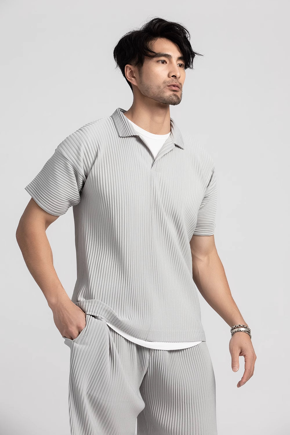 Men’s Pleated Polo Shirt — Miyake-Inspired Minimalist Design, Luxurious Texture, Breathable & Stretchy