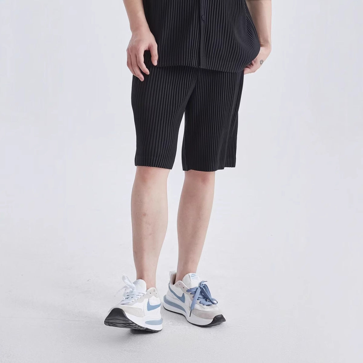 Miyake Warcoir pleated men's shorts drape casual cropped pants loose casual versatile youth summer JF148