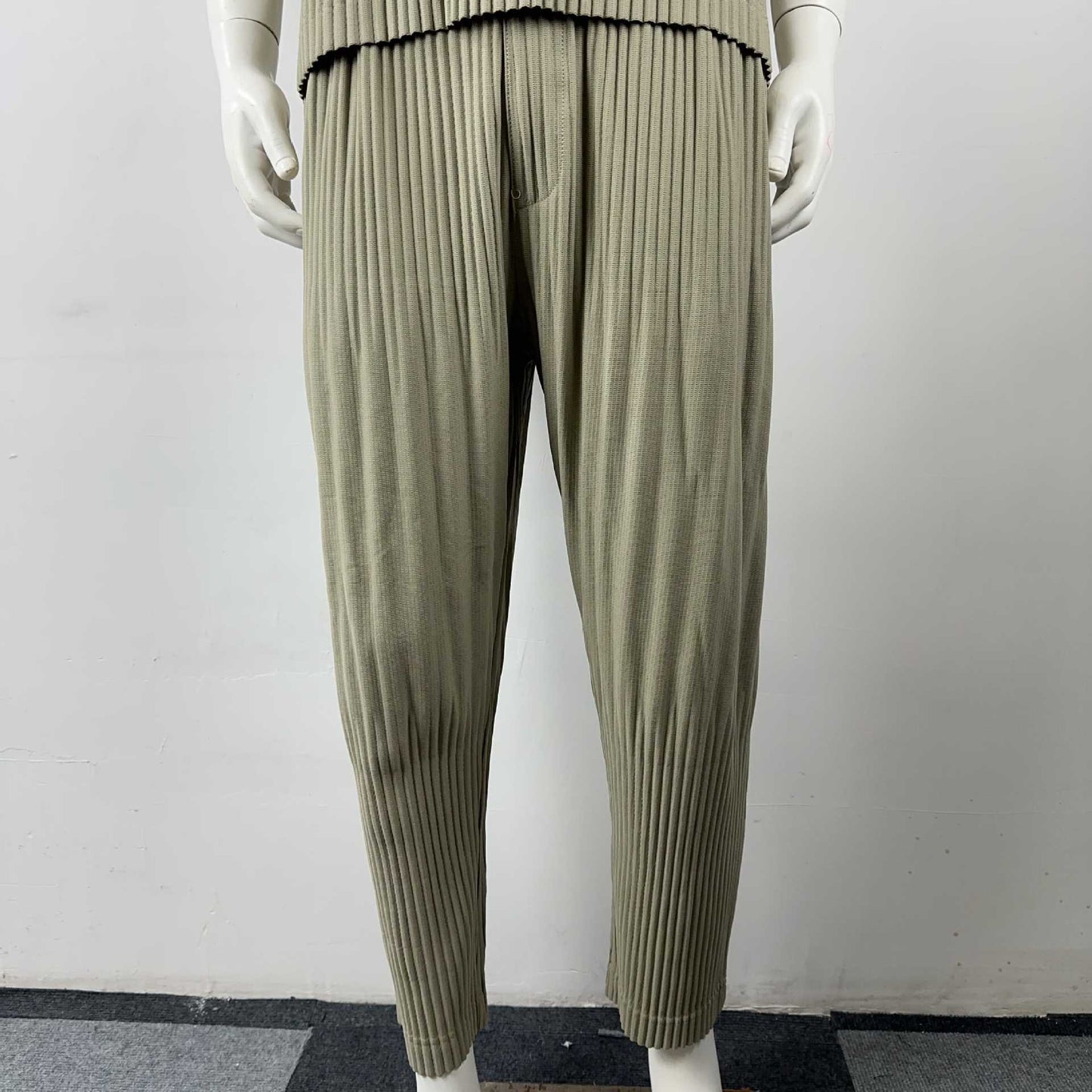 Miyake-style pleated bloomers, pressed pleated men's pants, loose casual autumn harem pants, cropped pants, tide JF151