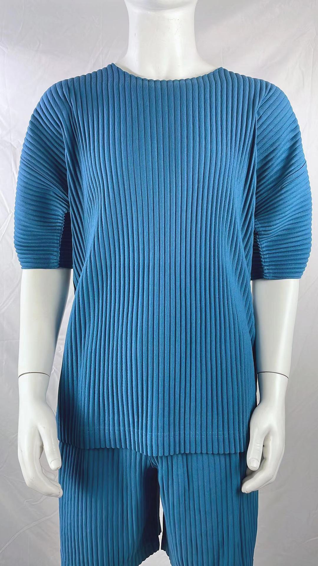 Miyake Garage pleated men's crew neck short sleeve top loose casual five-quarter sleeve solid color summer T-shirt JK020
