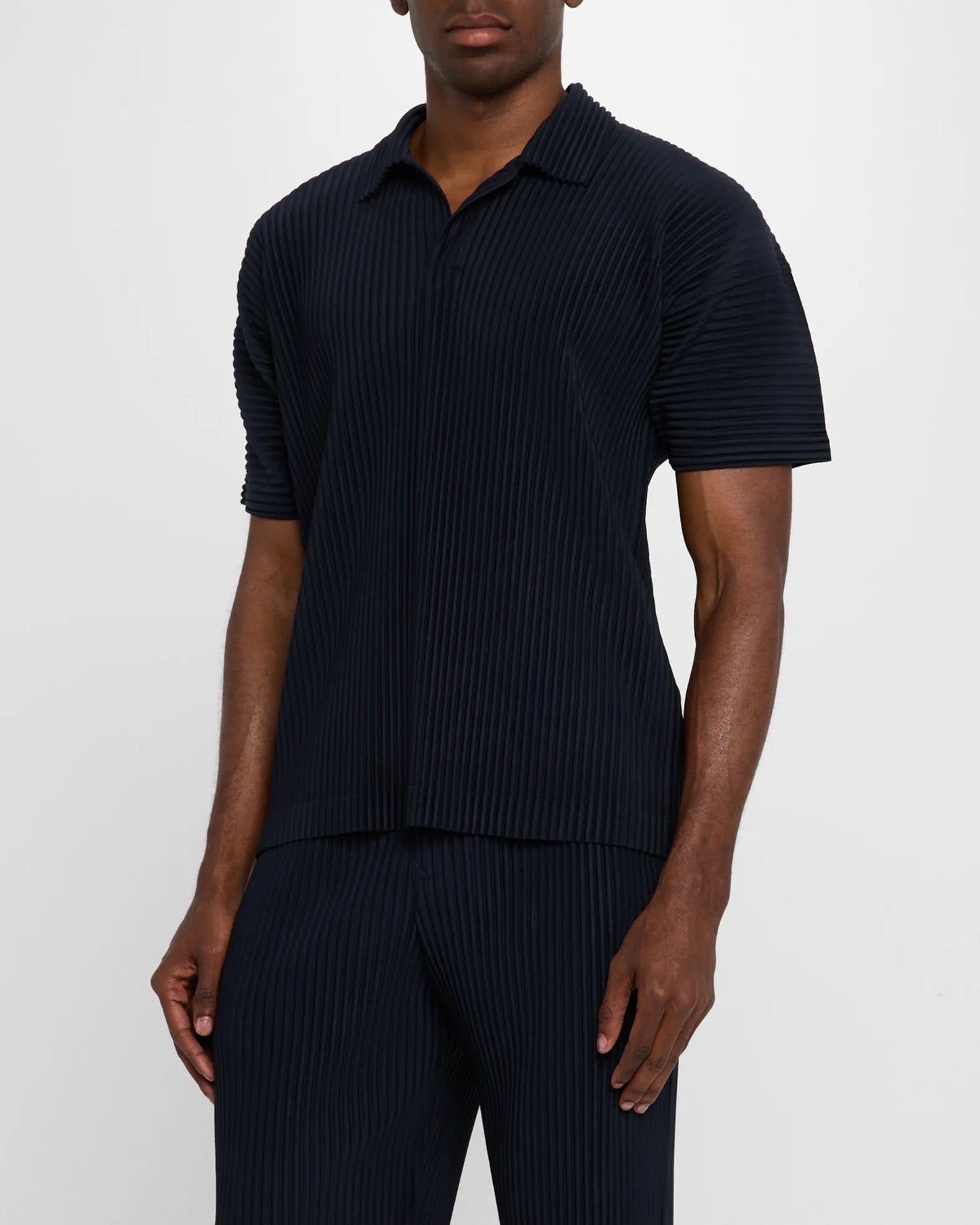 Men’s Pleated Polo Shirt — Miyake-Inspired Minimalist Design, Luxurious Texture, Breathable & Stretchy