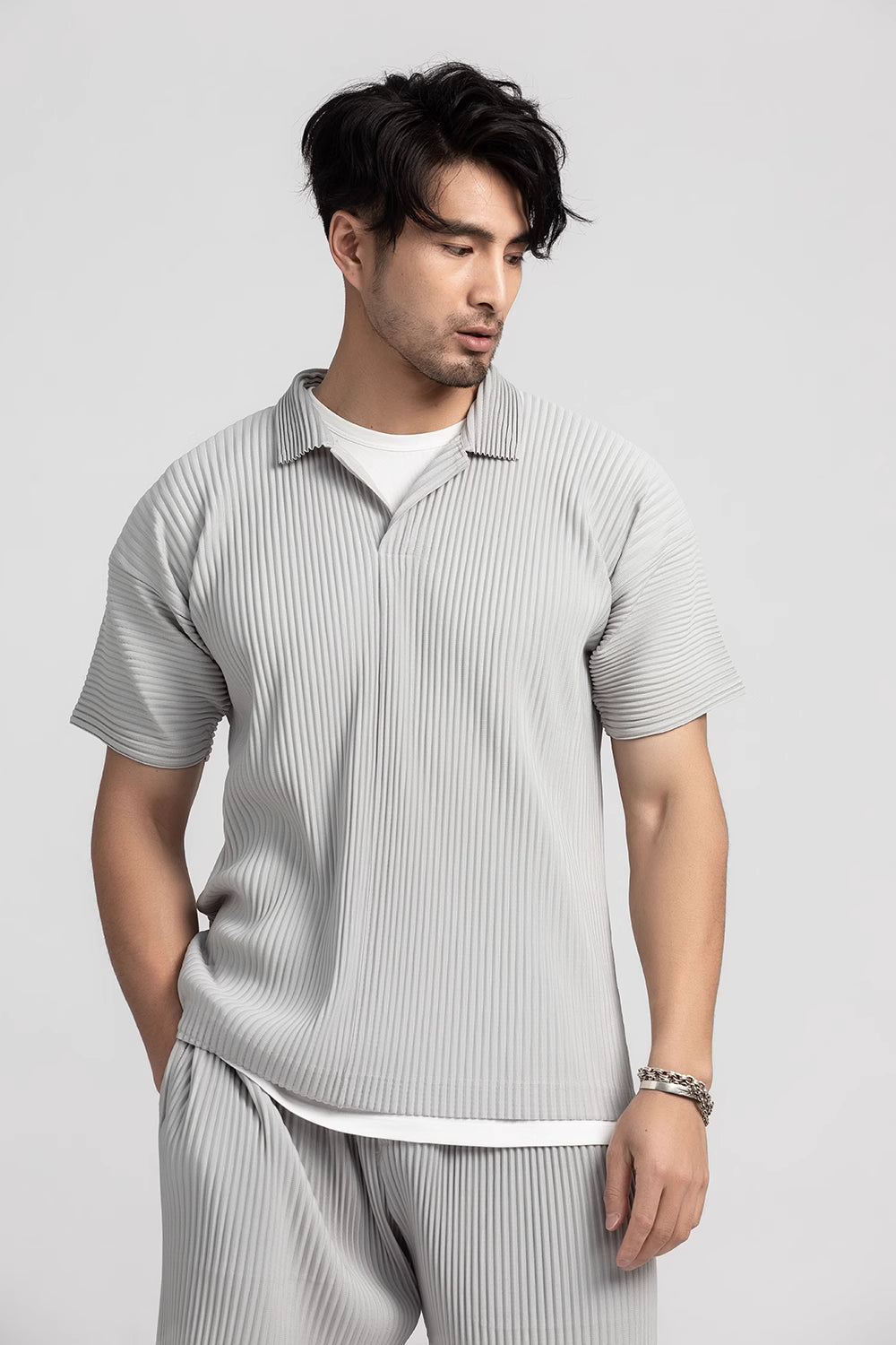 Men’s Pleated Polo Shirt — Miyake-Inspired Minimalist Design, Luxurious Texture, Breathable & Stretchy