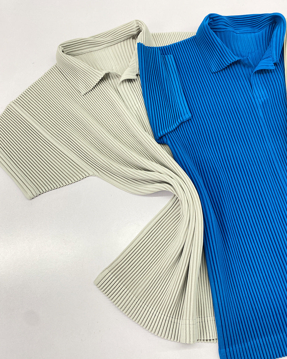 Men’s Pleated Polo Shirt — Miyake-Inspired Minimalist Design, Luxurious Texture, Breathable & Stretchy